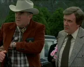 《死无葬身之地》：残酷战争下的扭曲人性，一部拷问灵魂的法国黑色电影，令人窒息！